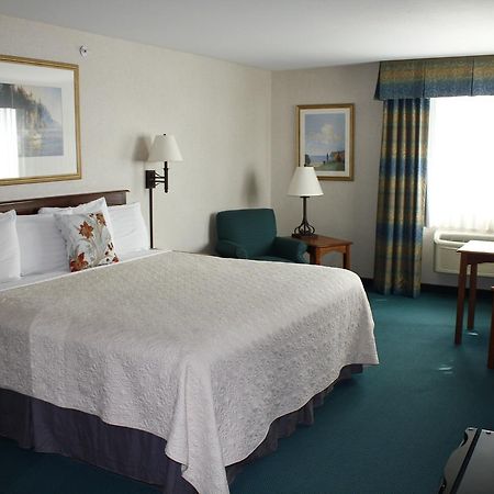 Baraga Lakeside Inn Exterior photo